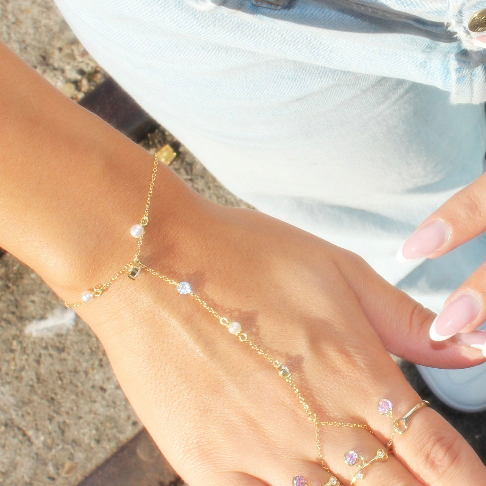 Pearl Coastline Handchain