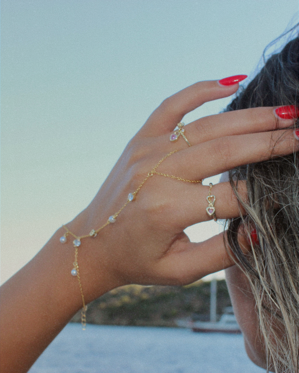 Pearl Coastline Handchain